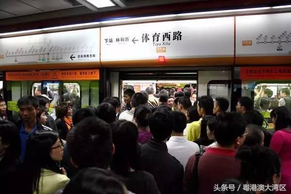 广佛地铁又多一条换乘线，横跨广州四大区！轻松挤上体育西不是梦